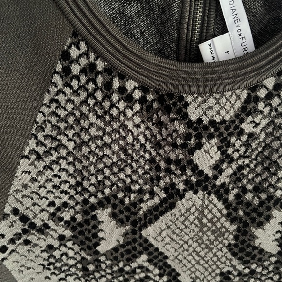 Diane Von Furstenberg Franca Bodycon Snake Print Dress - Size P - Picture 7 of 10